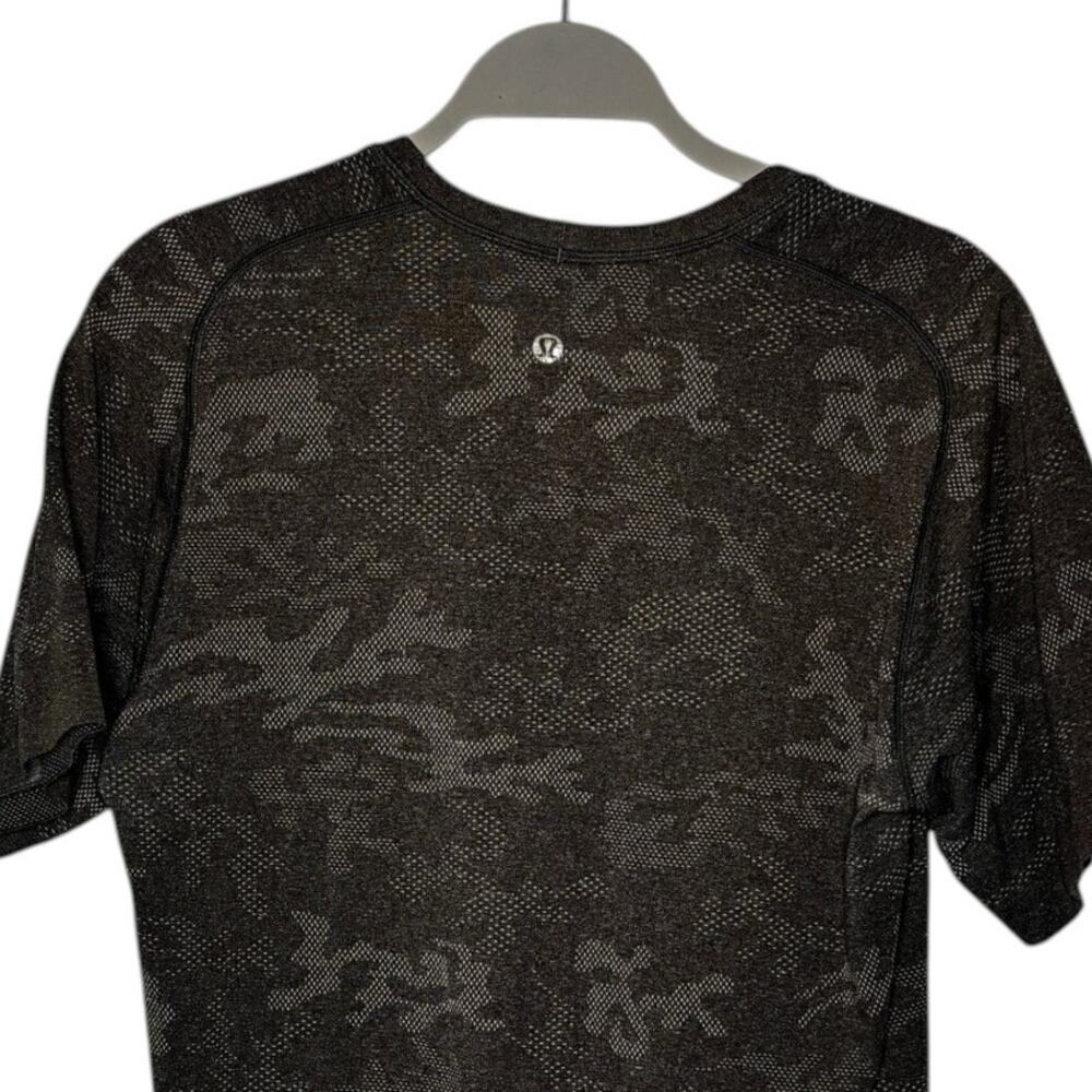 Lululemon Men's Metal Vent Tech Short Sleeve Geo Camo Size Small - Picture 7 of 10